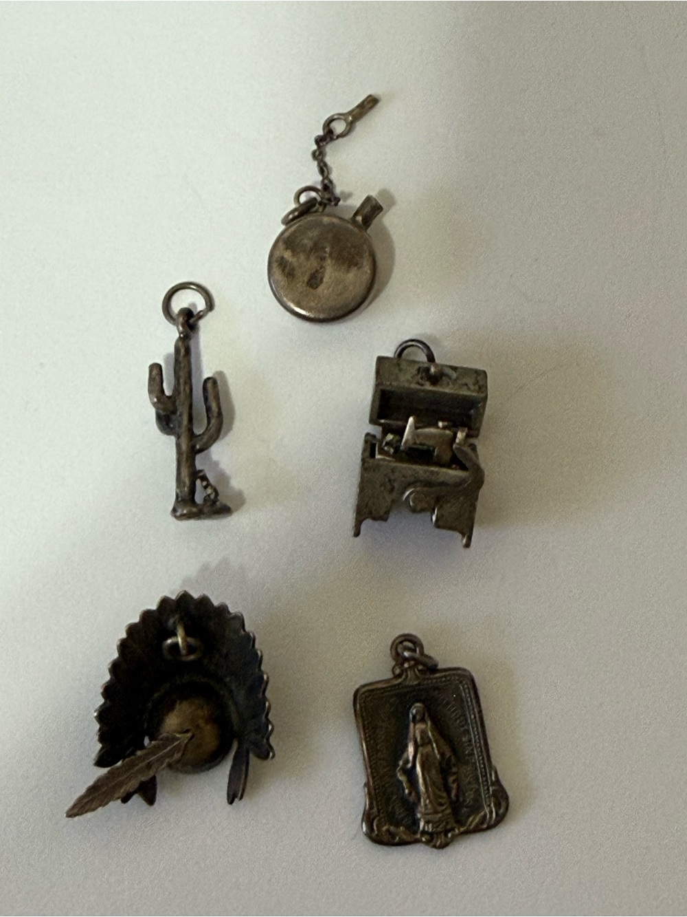 Vintage Sterling Silver Charm Bracelet with Assorted Charms - Picture 8 of 10